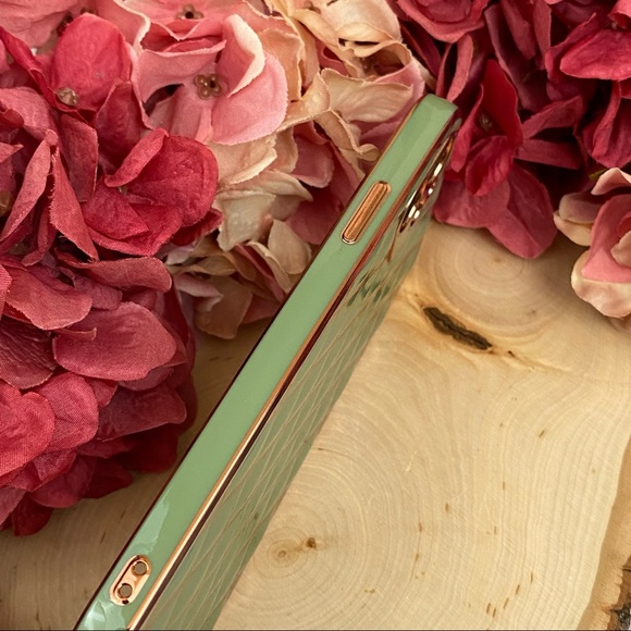 Luxury Sage Green and Gold Electroplated 3D Design iPhone & Samsung Galaxy Case - Picture 9 of 16